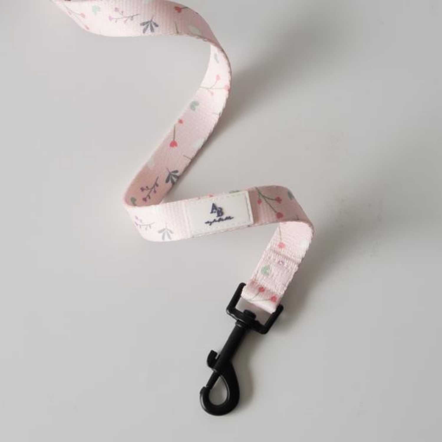 Aylabella Co. - Pink Blossom Leash - Dog Accessories (2 Sizes)